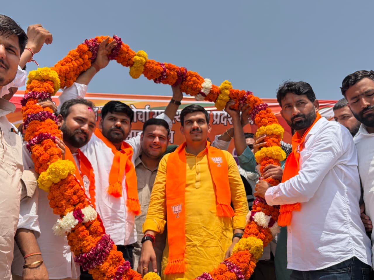 सुभाष धारणिया के नेतृत्व में भाजयुमो प्रदेशाध्यक्ष शंकर गोरा का मेडिकल सर्किल पर भव्य स्वागत…..